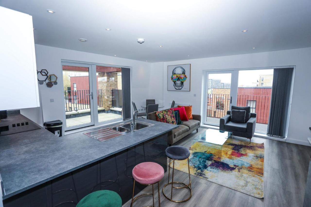 Lovely 2 Bed Apartment With Parking Λονδίνο Εξωτερικό φωτογραφία