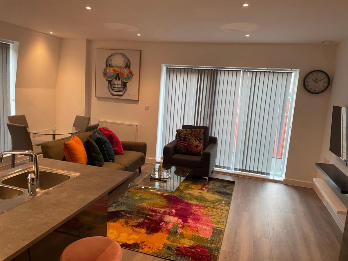 Lovely 2 Bed Apartment With Parking Λονδίνο Εξωτερικό φωτογραφία