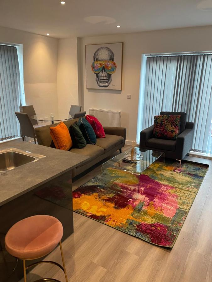 Lovely 2 Bed Apartment With Parking Λονδίνο Εξωτερικό φωτογραφία